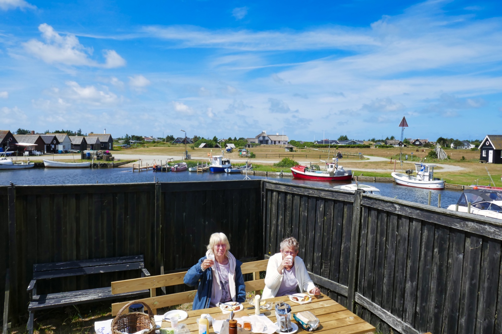 Frokost ved bådehavnen