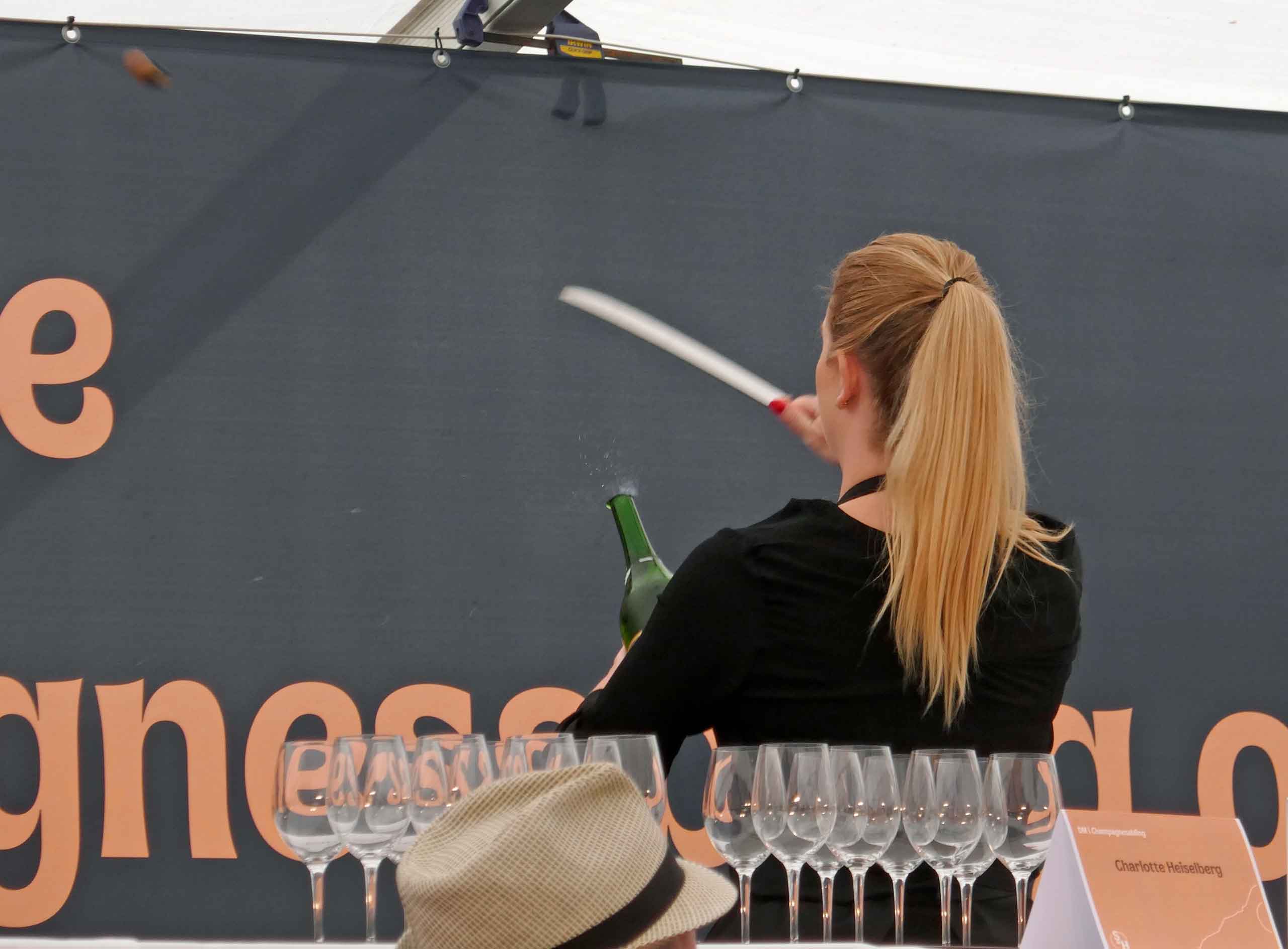 Champagne sabling