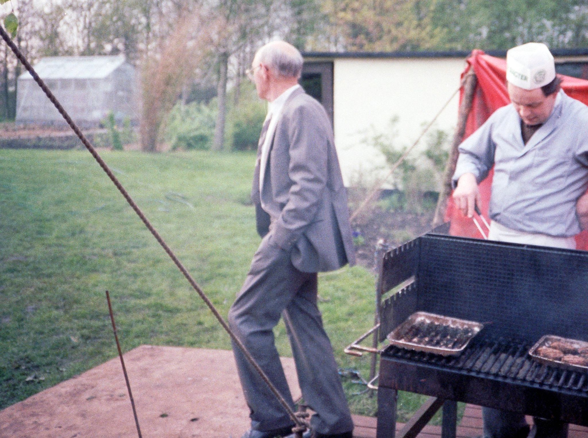 Slagteren havde grill ved indgangen