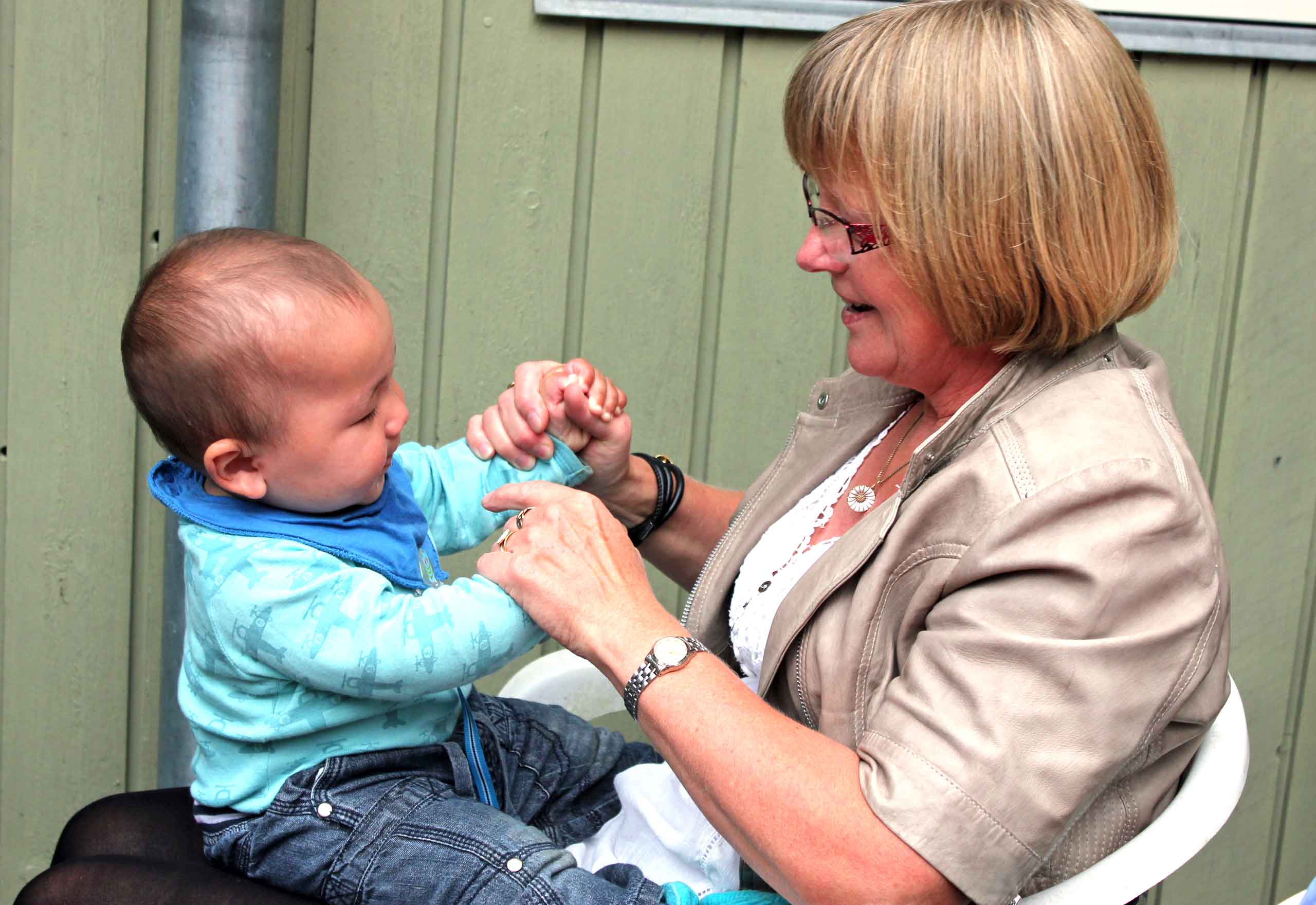 Conny leger med Oliver
