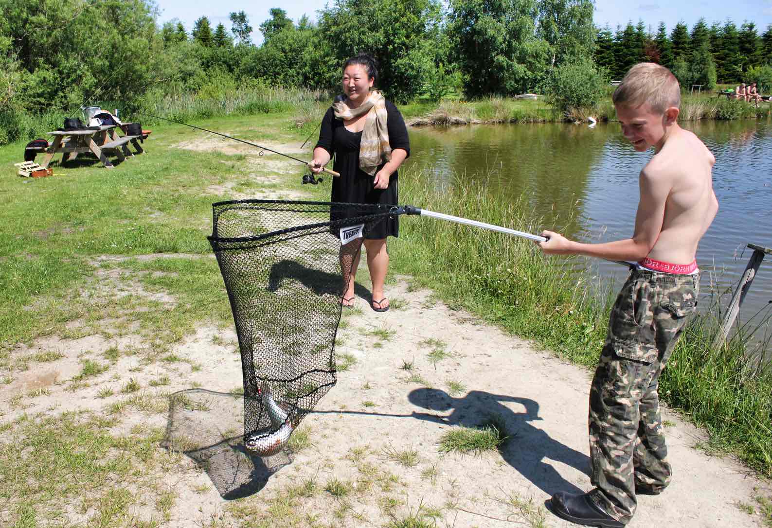 Marcus hjælper Anja