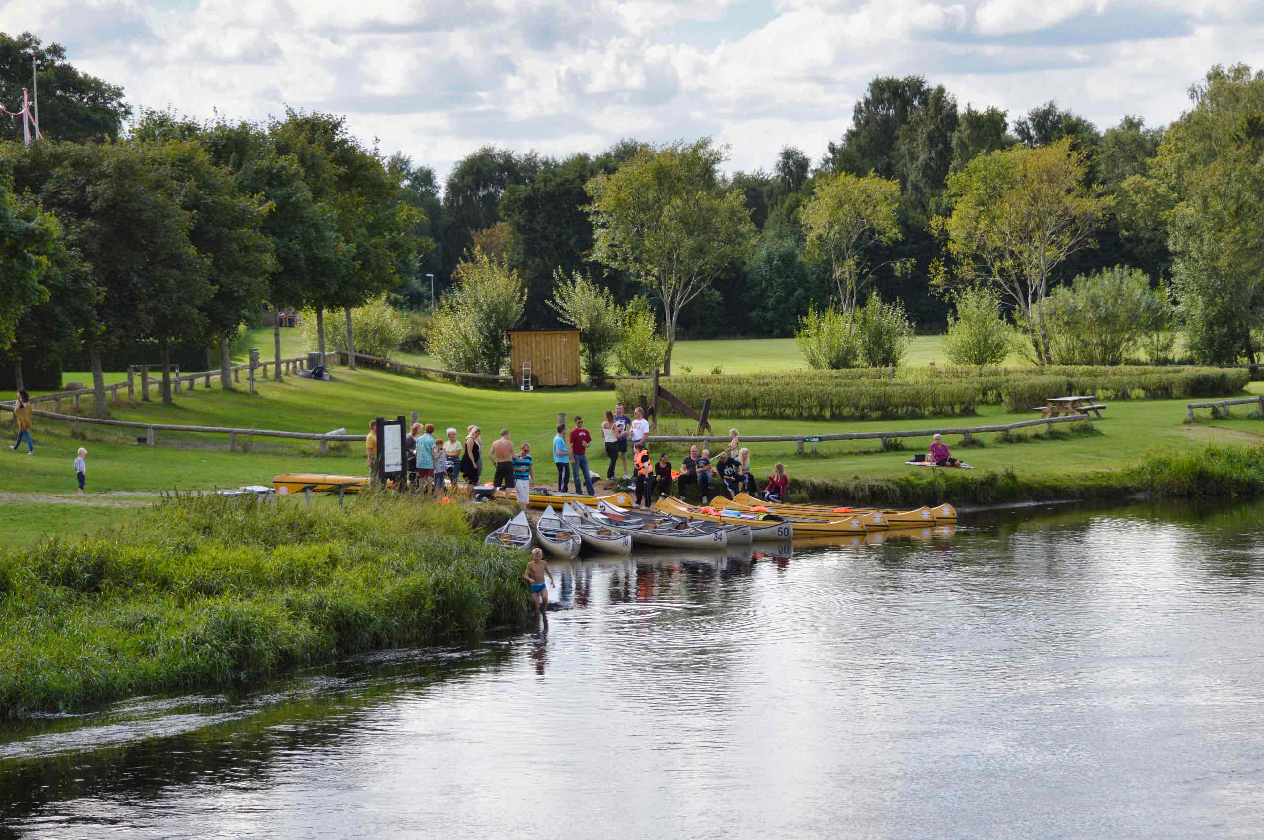 Kanopladsen ved broen