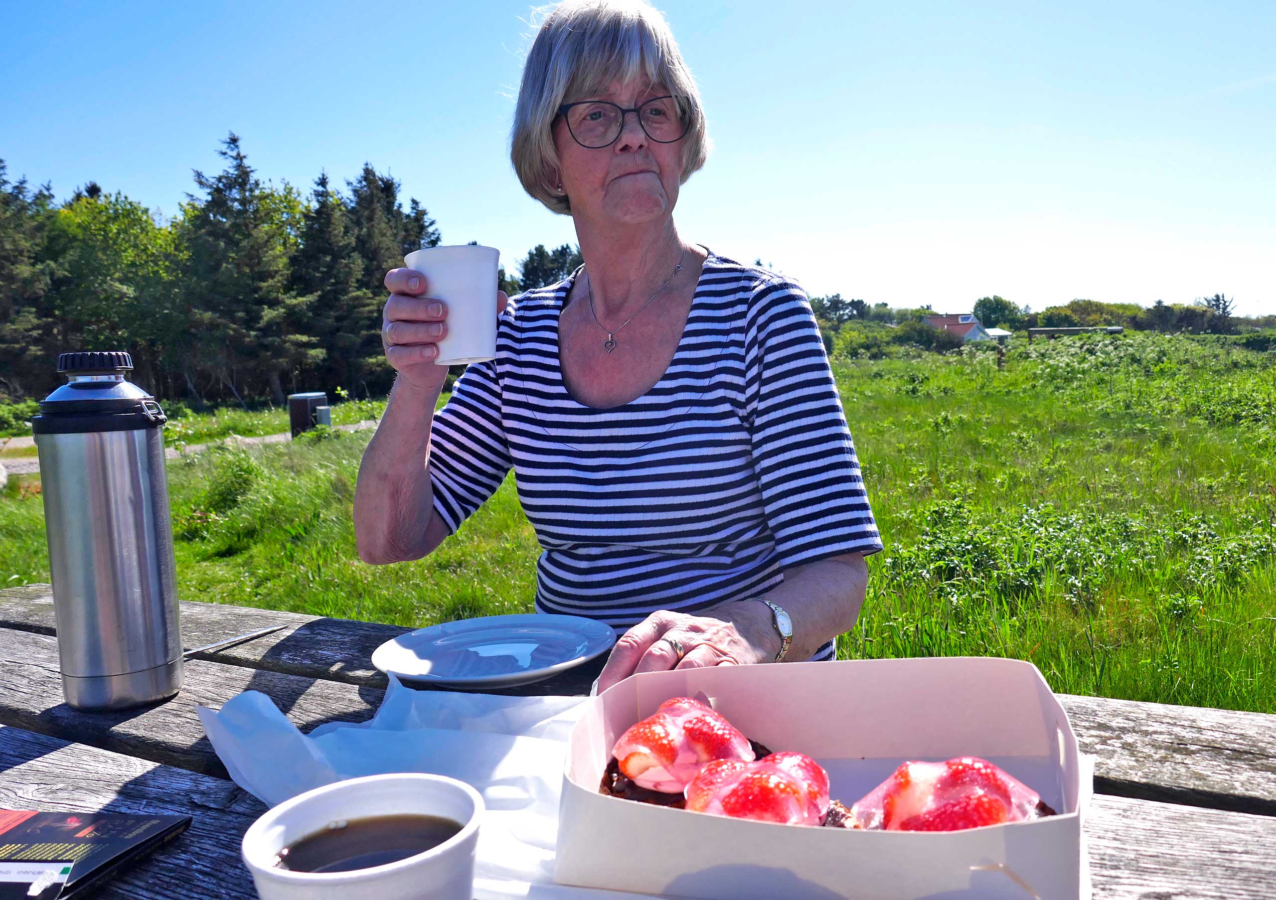 Tove klar til kagerne